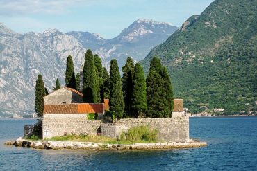 Perastin hautausmaasaari