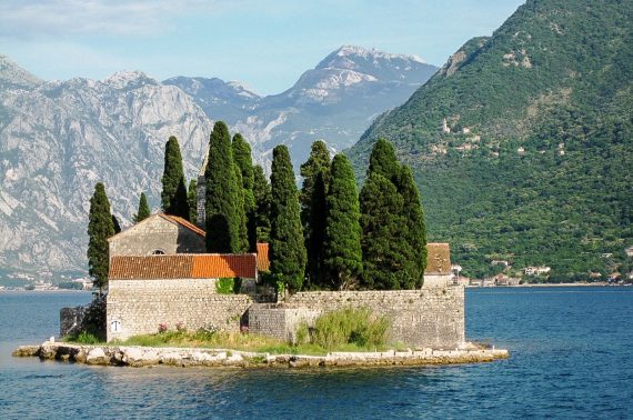 Perastin hautausmaasaari