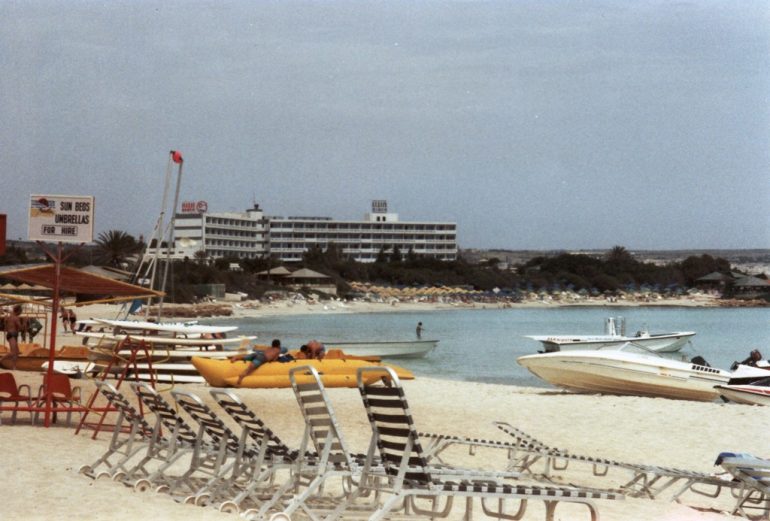 Vappuviikko Aiya Napassa 1991: Pirkko, Lasse ja Asta