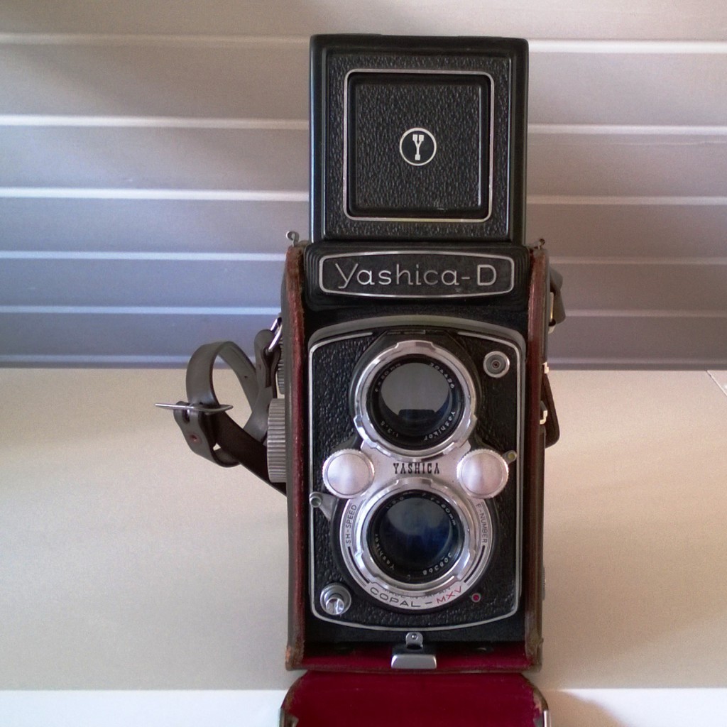 Yashica-D (kuva vuodelta 2014)