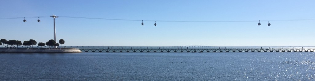 Vasco da Gaman silta ja Telecabina Lissabon Portugal Vasco da Gaman silta ja Telecabina Lissabon Portugal