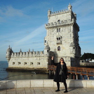 Belemin torni ja turisti Belemin torni ja turisti