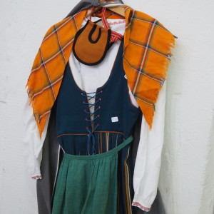 Kansallispuku Retrotilaisuudessa