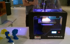 Ufo 3D-tulosteena Emma Ufo 3D-tulosteena Emma