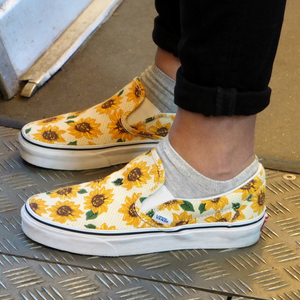 Auringonkukkakuviolliset Vansit