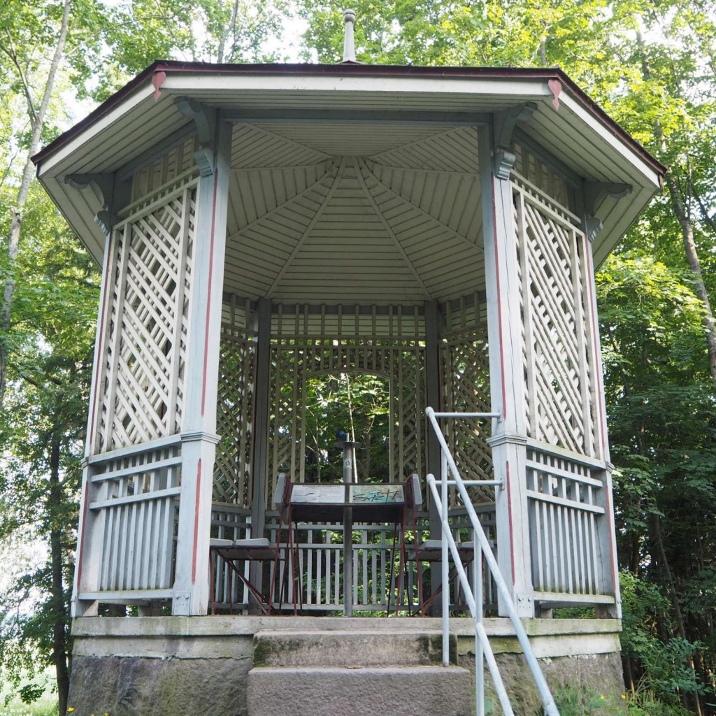 Laajalahti Espoo huvimaja ja Uranus