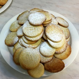 Sitruuna-maitokeksit