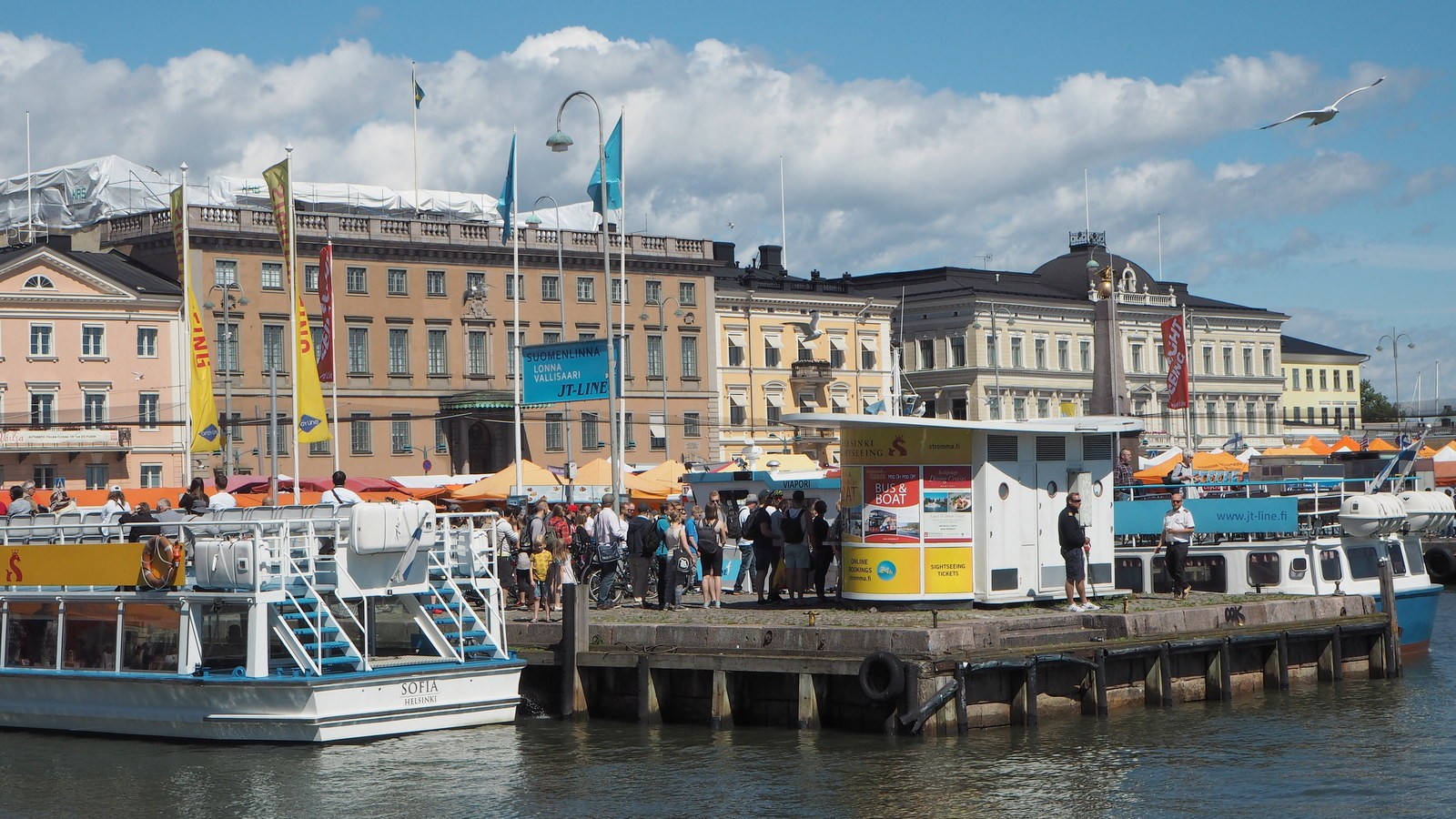 Kauppatorilta Vallisaareen Kauppatorilta Vallisaareen