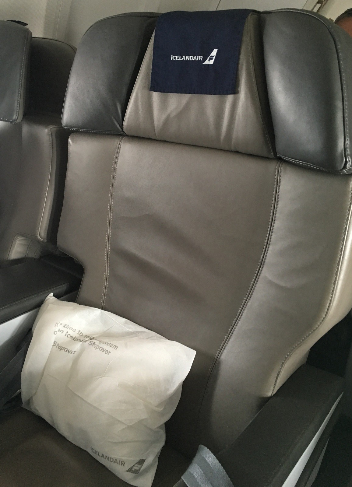 Icelandair Saga Class istuin