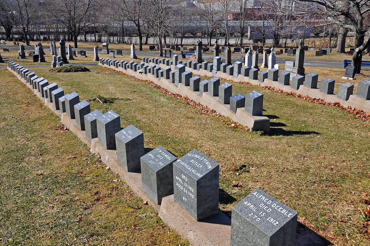 RMS_Titanic_Graves_in_Fairview_Cemetery RMS_Titanic_Graves_in_Fairview_Cemetery