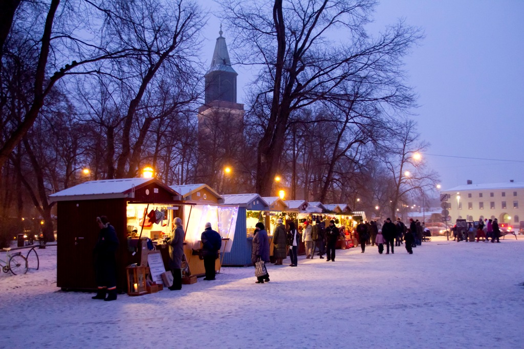 vanhan-suurtorin-joulumarkkinat-2_kuva-esko-keski-oja