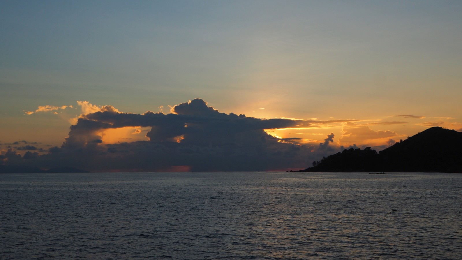 Seychellit auringonlasku