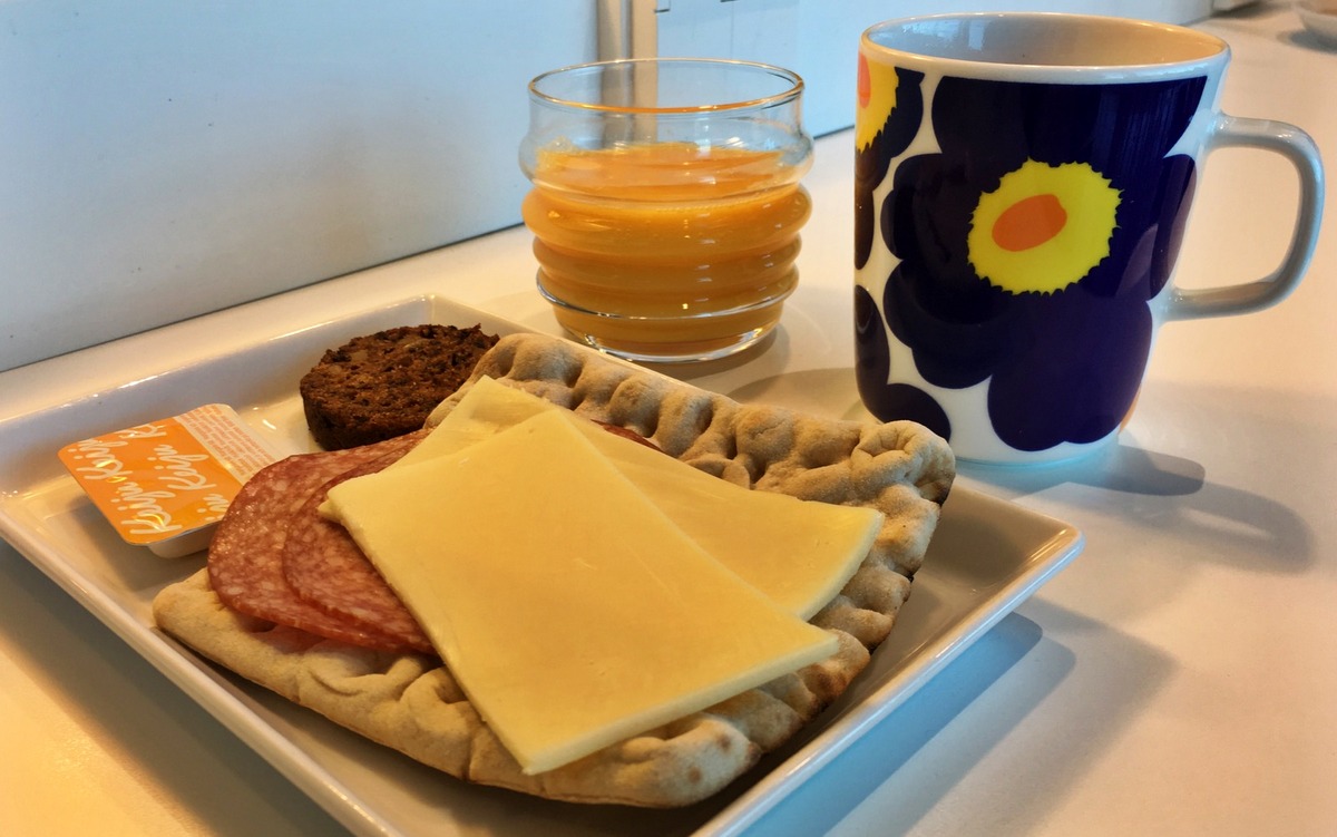 Finnair Lounge aamupala