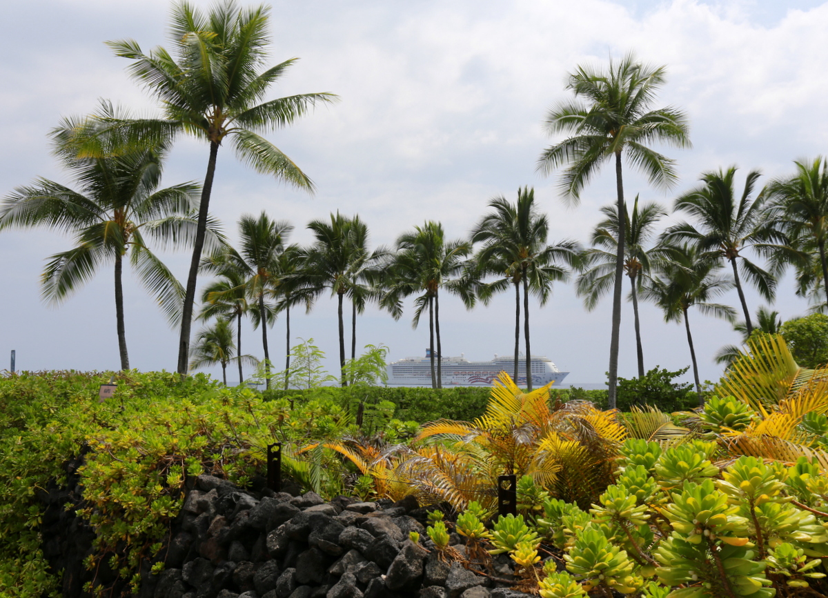 Pride of America Kona