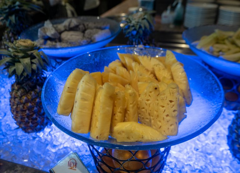 Shangri-La Bangkokin paras hotelli