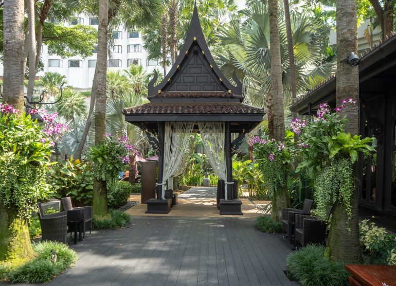 Shangri-La Bangkokin paras hotelli