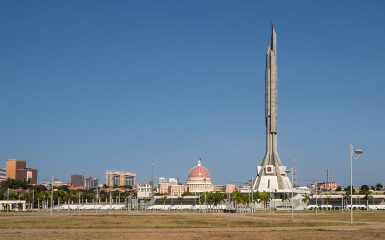 Luanda presidentin muistomerkki