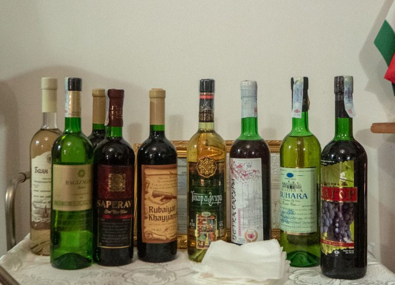 Uzbekistanilaisia viinejä
