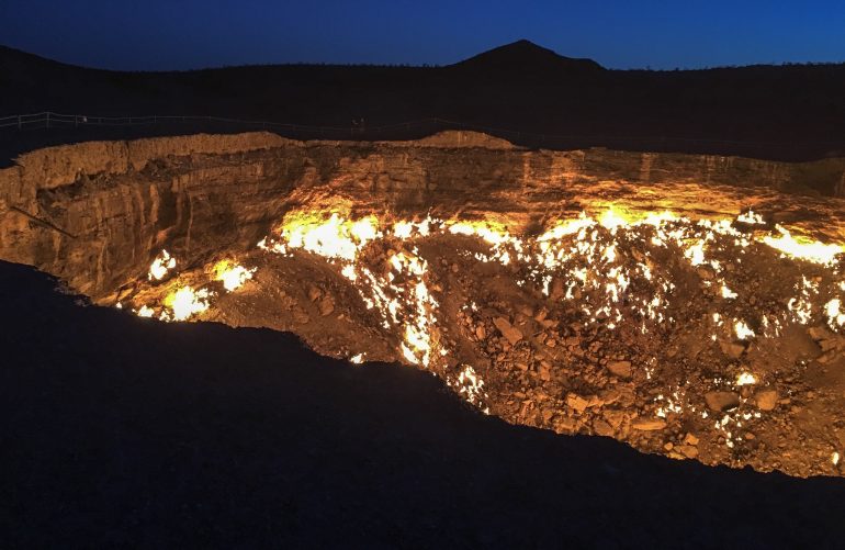 Darvaza Arial Travel Keski-Aasia