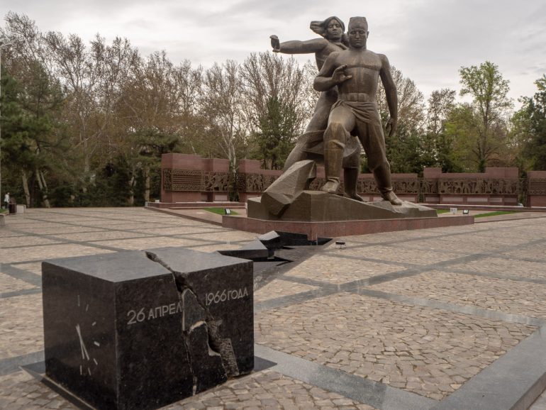 Tashkent maanjäristyksen muistomerkki