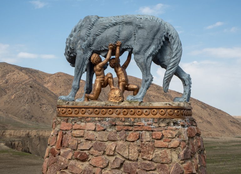 Romulus ja Remus Tadzikistan