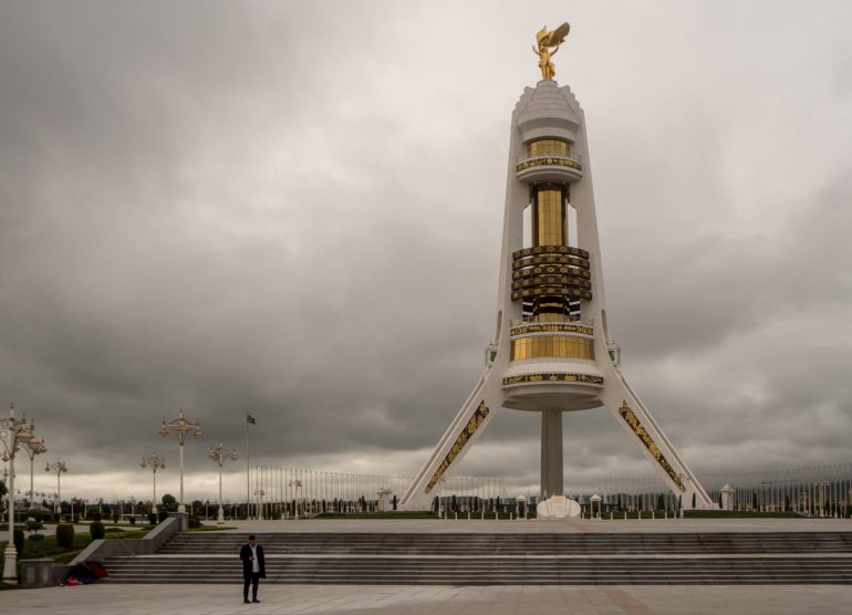 Puolueettomuuden kaari