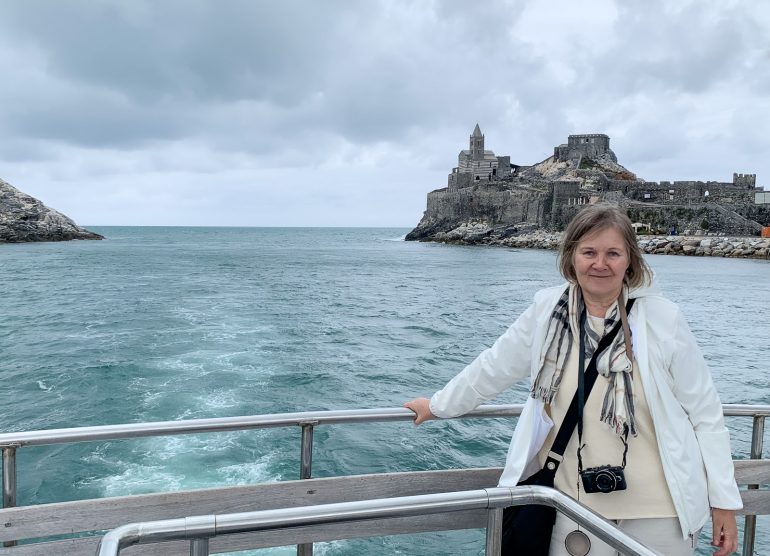 Runoilijoiden lahdella