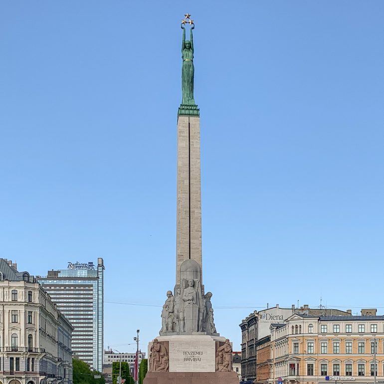 Vapaudenpatsas Riika Riika nähtävyyksiä ja kahviloita