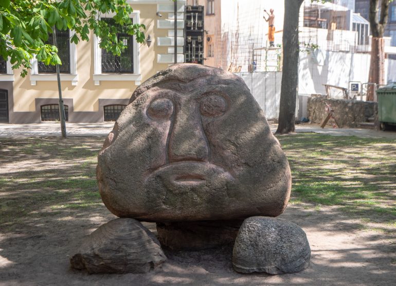 Salaspilin kivi Riika