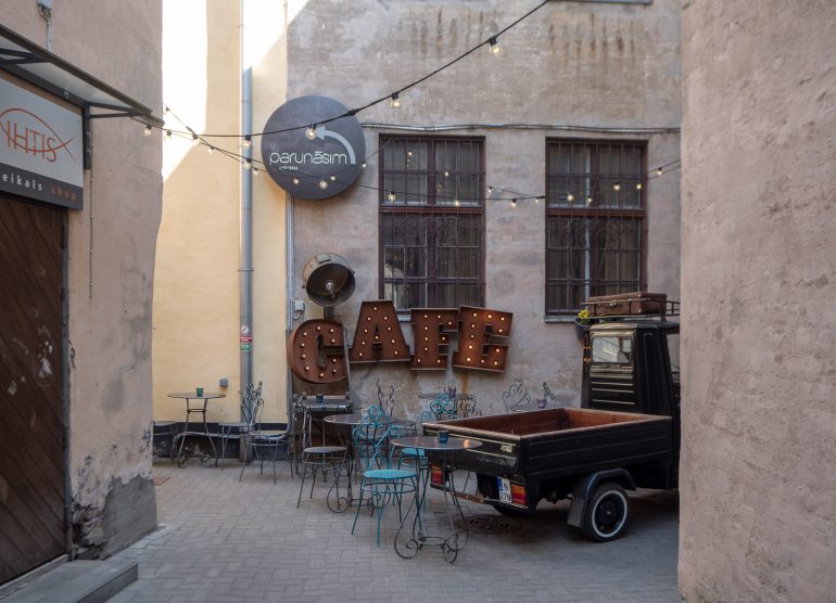 Most romantic cafe Riika