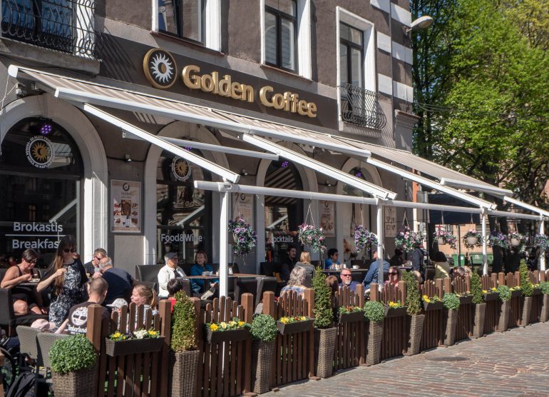 Golden cafe Riika Riika nähtävyyksiä ja kahviloita