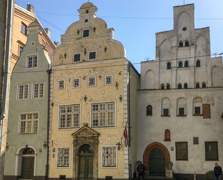 Kolme veljestä Riika Riika nähtävyyksiä ja kahviloita