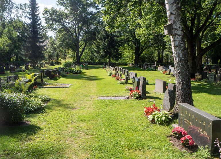 Lammin keskiaikainen kirkko ja hautausmaa