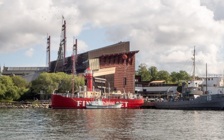 Tukholman siltojen alla