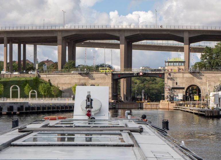 Tukholman siltojen alla