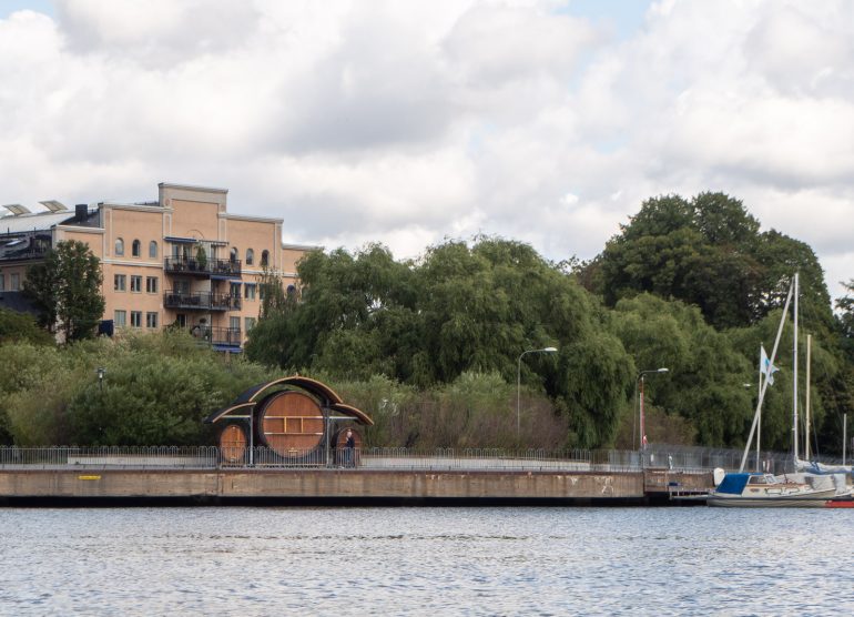 Tukholman siltojen alla