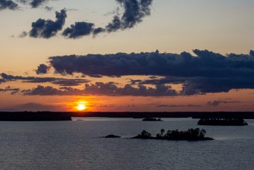 Auringonlasku saaristo