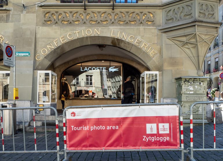 Zytglogge ja turistit