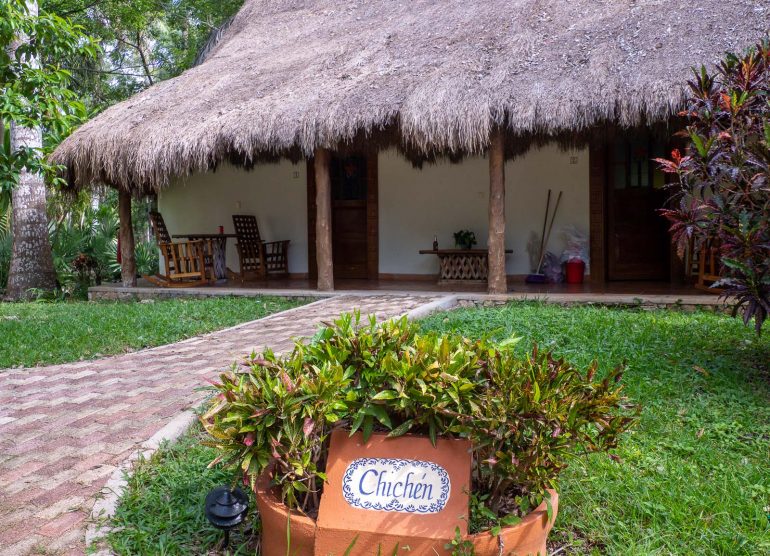 Mayaland -hotelli Keski-Amerikan kiertomatkan kustannukset