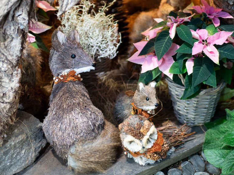 Talvipuutarhan joulueläimet