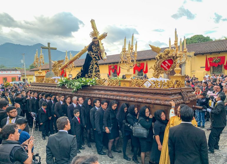 Antigua Merced-kirkko kulkue