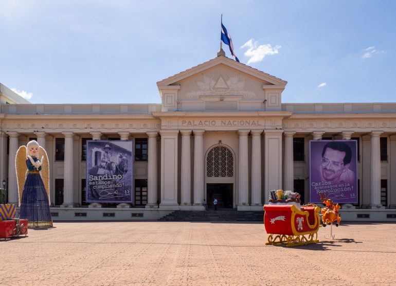 Joulua vallankumousaukiolla