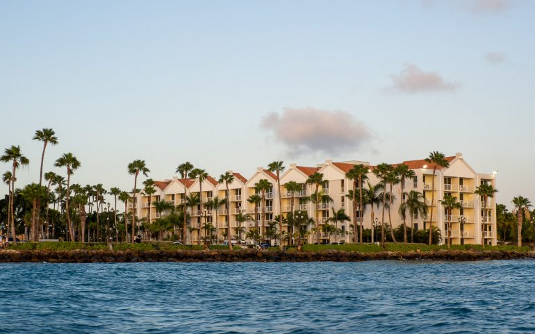 Ocean Suites mereltä päin