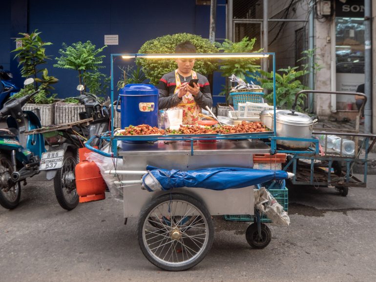 Bangkok - Rahat takaisin peruutetuista lennoista