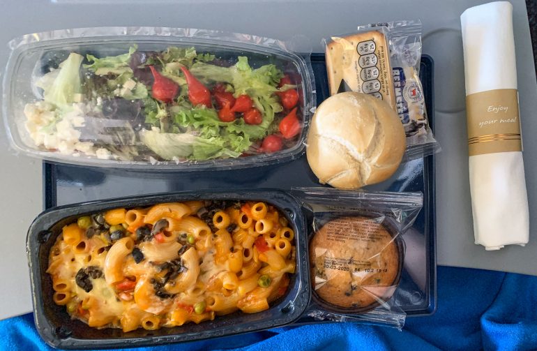 Economy Premium lounas