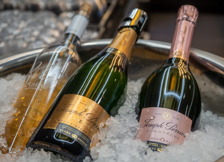 Shampanjaa Helsinki-Vantaalla - Euroopan unelmat