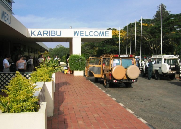 Arusha Mount Meru kohteena Serengeti