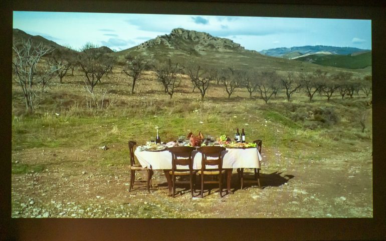 Greta Alfaron kymmenminuuttinen video In Ictu Oculi