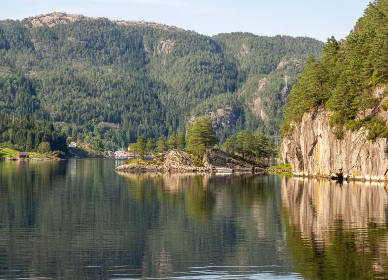 Mostraum vuonoristeily