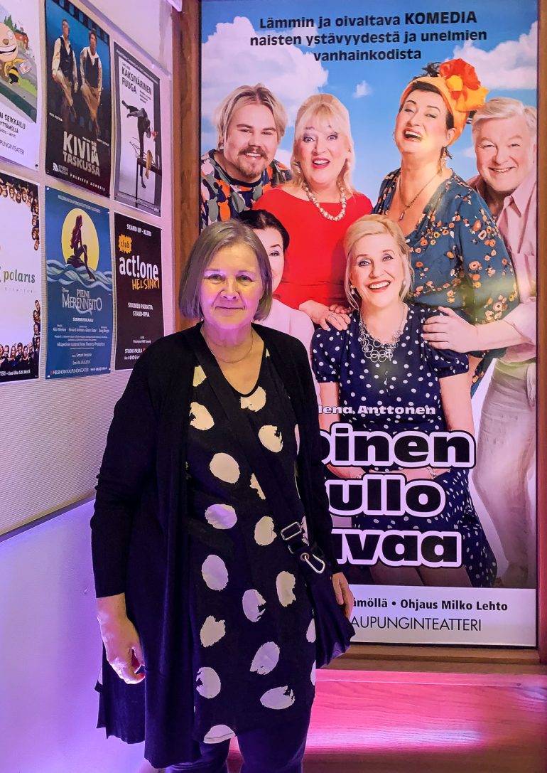 Arena-näyttämö Toinen pullo cavaa